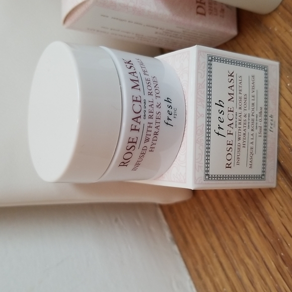 FRESH SKINCARE & MAKEUP BUNDLE - Picture 3 of 5